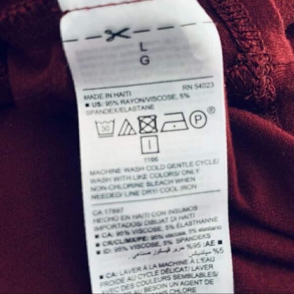 Old Navy 2 BUNDLE Burgundy & White V-Neck Short Sleeve T-shirts Size Large - Picture 5 of 9